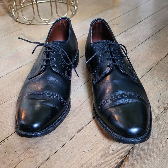 Black Allen Edmonds Clifton Dress Shoes - Picture 2 of 10